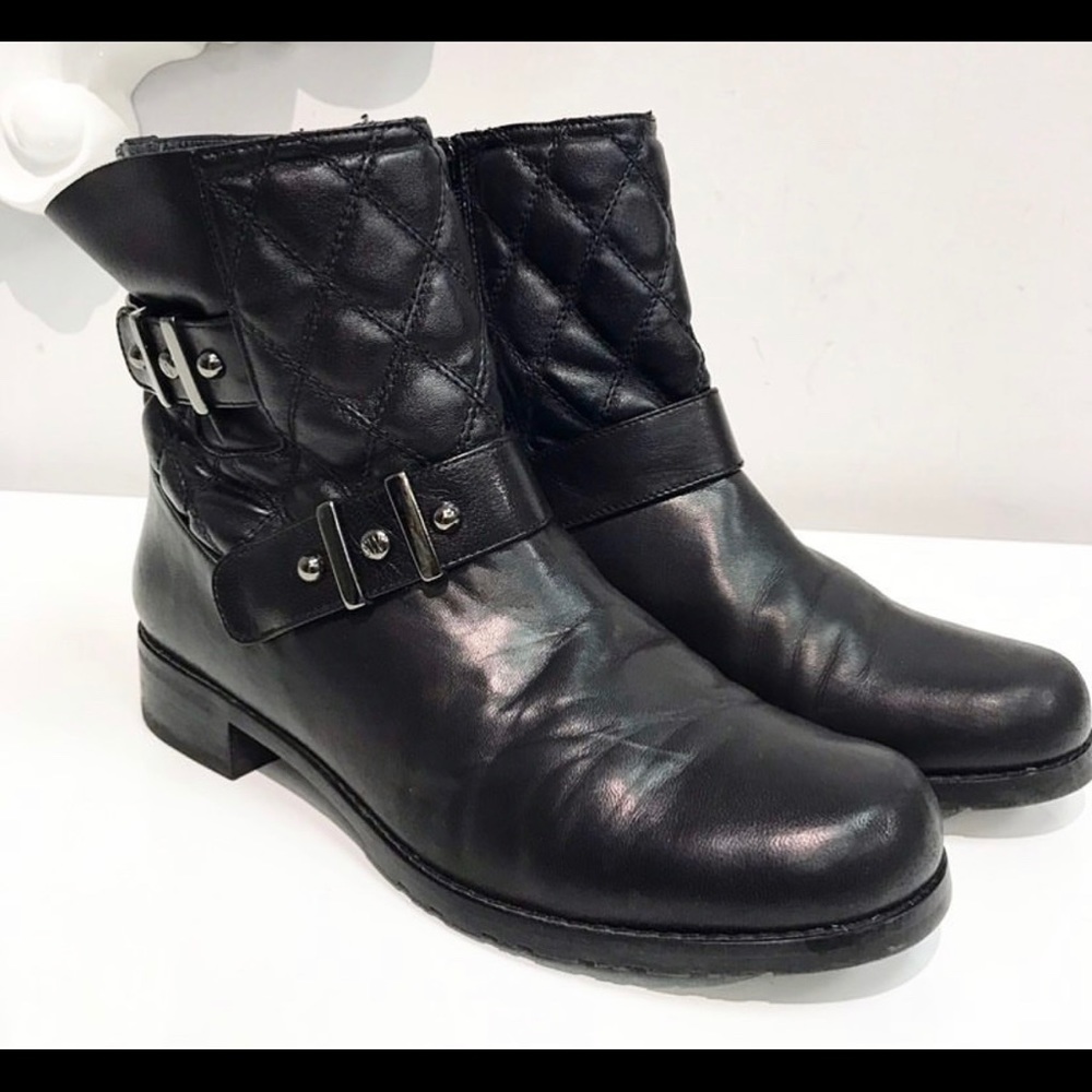 Stuart Weitzman Bootie. Size 8 1/2 - image 1